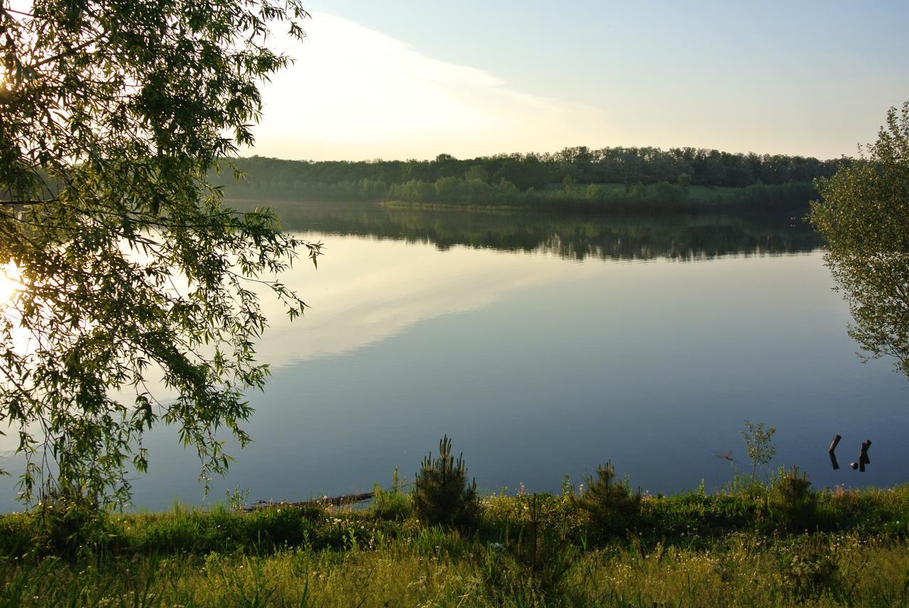Vesyolaya Rochsha Hotel Dniprodzerzhynsk Bagian luar foto